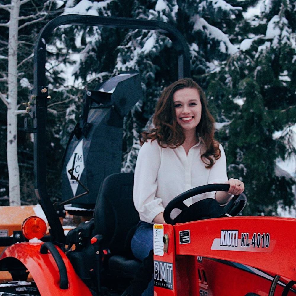 Meet your Posher, Michaela